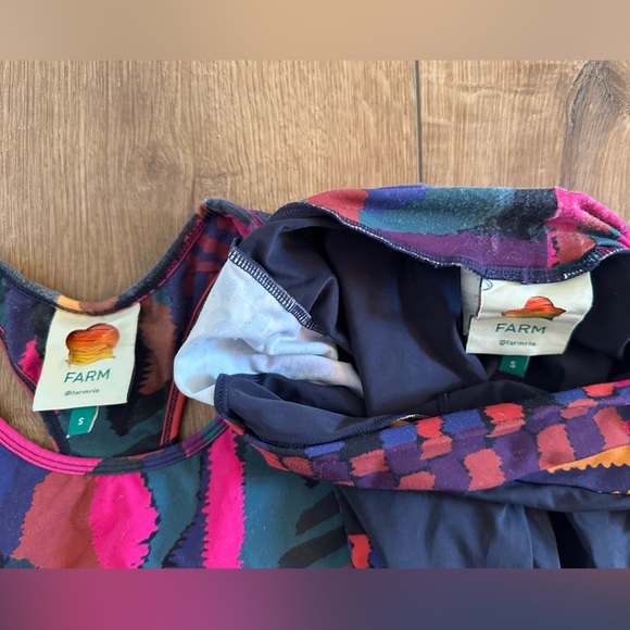 Farm Rio workout 🌟 Host Pick x2 🌟 - Picture 2 of 3